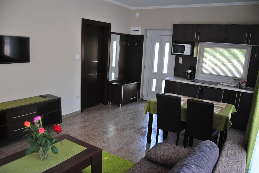 Panyi Apartman Siófok Cameră foto